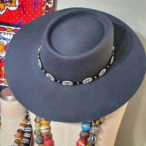 Jovani NY, Formal w jacket, sz 22, Champagne, silk, beaded, beaded cuffs & hem.